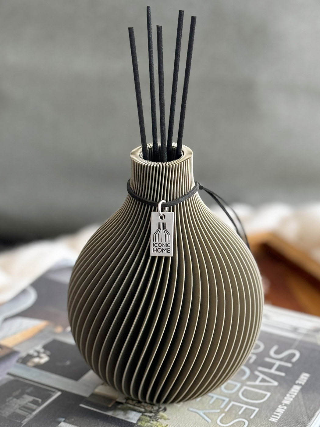 Design Raumduft Diffusor Vase Sphere von ICONIC HOME