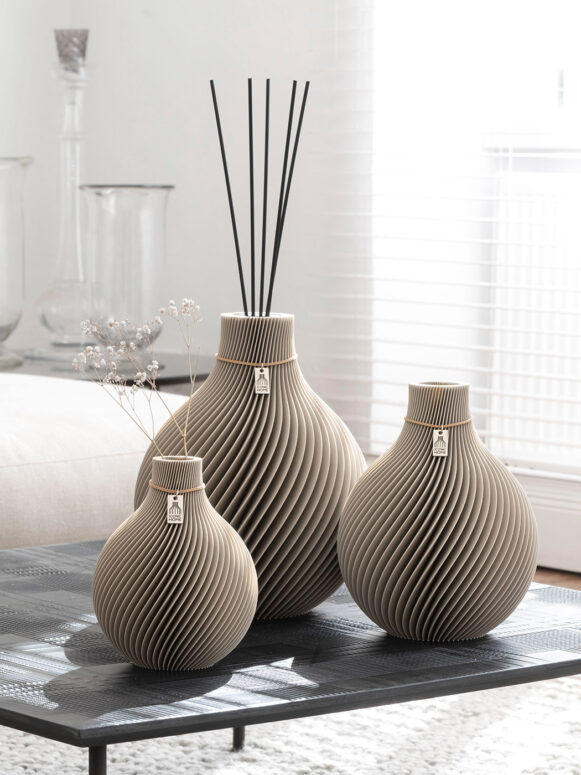 ICONIC HOME Duftvase Sphere cozy greige 32cm mit Sphere Vasen