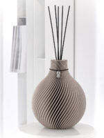 ICONIC HOME Duftvase Sphere cozy greige 32cm mit Duftstäbchen