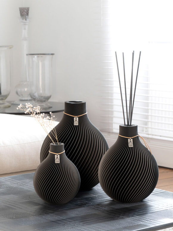 Vase Sphere in stormy gray mit mittlerer Duftvase