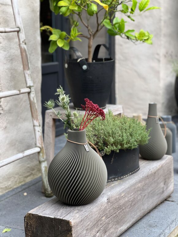 ICONIC HOME Vase Sphere Kugelvase in schlammgrau