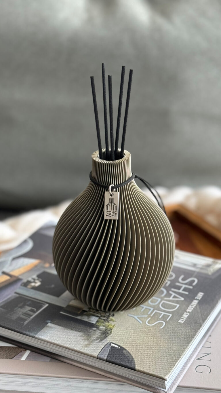 Duftvase Sphere von ICONIC HOME auf Coffee Tablebook