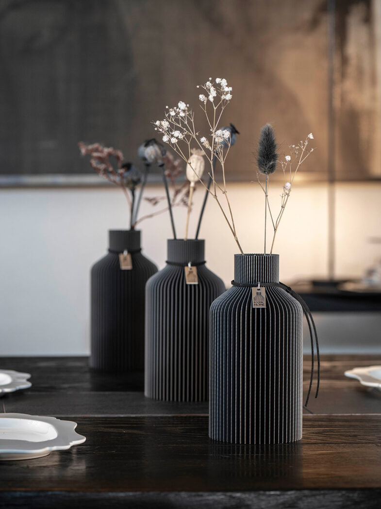 Vase de table Pure de ICONIC HOME en gris tempête