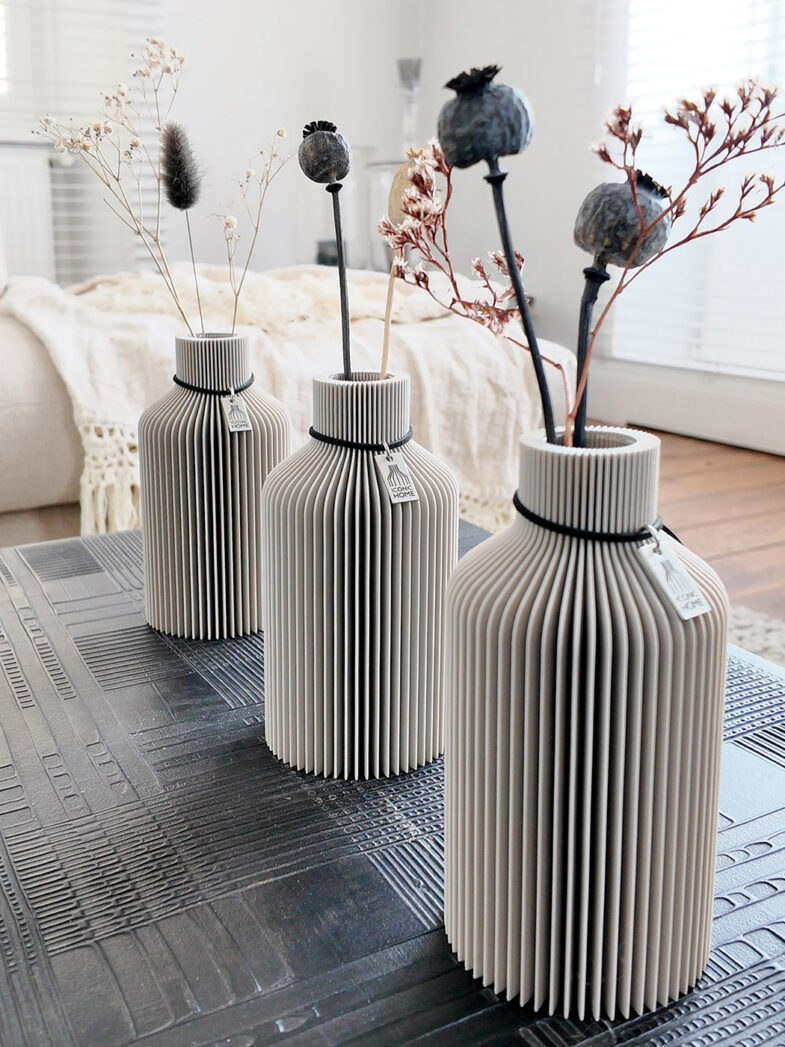Vase de table Pure de ICONIC HOME avec décoration de fleurs séchées