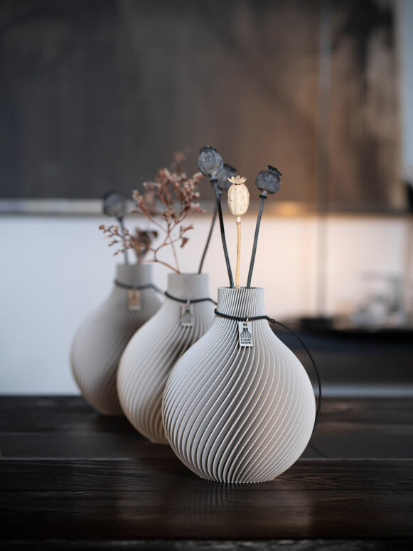 Tischvase Sphere 3er Set in cozy greige von ICONIC HOME