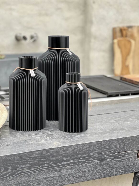 Vase Pure Black ICONIC HOME im Dreier-Set in schwarzer Farbe