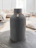 Vaso Pure ICONIC HOME Dreamy Grey nel luminoso soggiorno