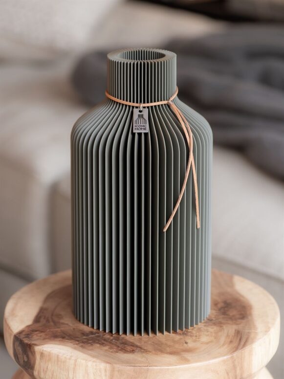 Vase Pure Schlammton Mud im Wohnzimmer