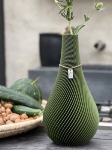 Vase Twist green ICONIC HOME