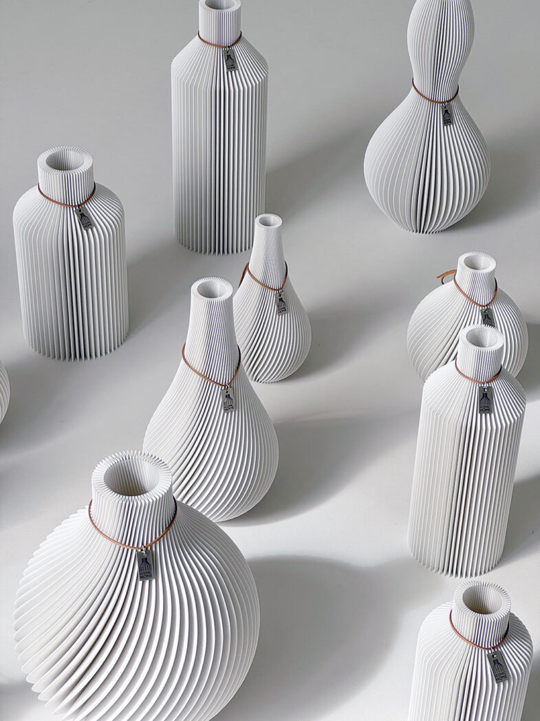 weiße Vasen von ICONIC HOME